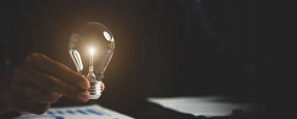 汽车显示abs和刹车灯一直亮是什么原因